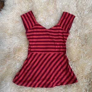 *RARE* Synergy organic cotton open back shirt